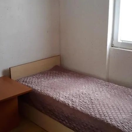 Fuer Vier Personen Mit Terrasse Apartment